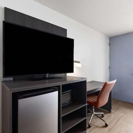 Super 8 By Wyndham Riverside Al المظهر الخارجي الصورة