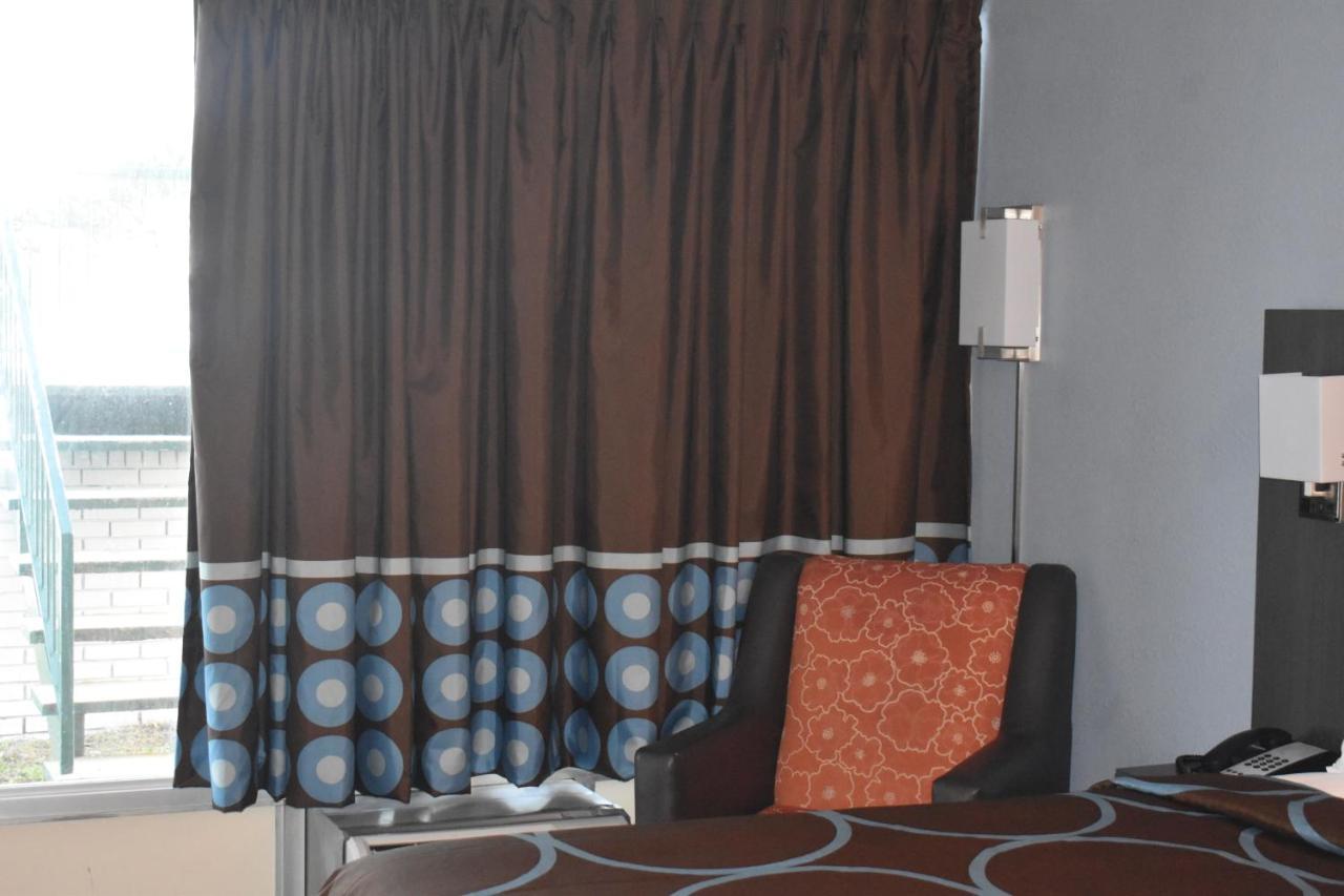 Super 8 By Wyndham Riverside Al المظهر الخارجي الصورة