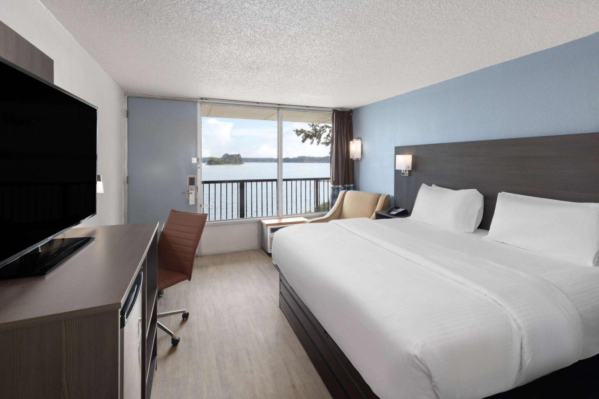Super 8 By Wyndham Riverside Al المظهر الخارجي الصورة